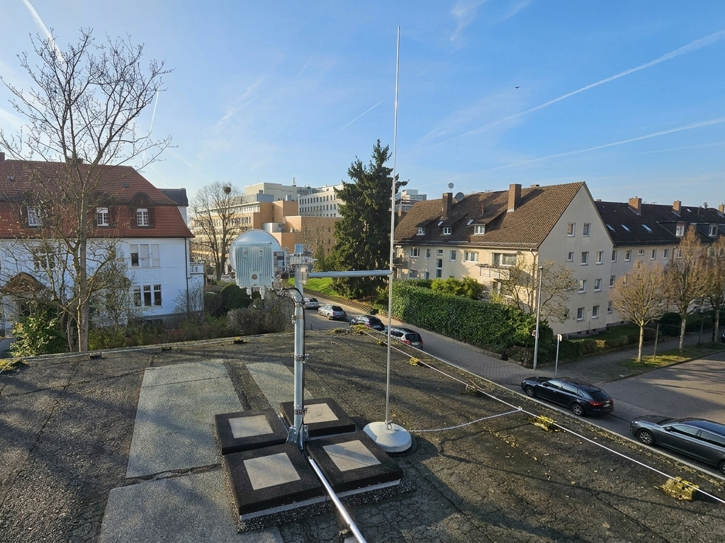 Richtfunk-Antenne Aviat WTM-4800 Montage Wiesbaden Krankenhaus-IT Standortvernetzung