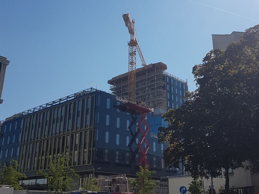 Montage Stahlbau + 2 Richtfunkantennen