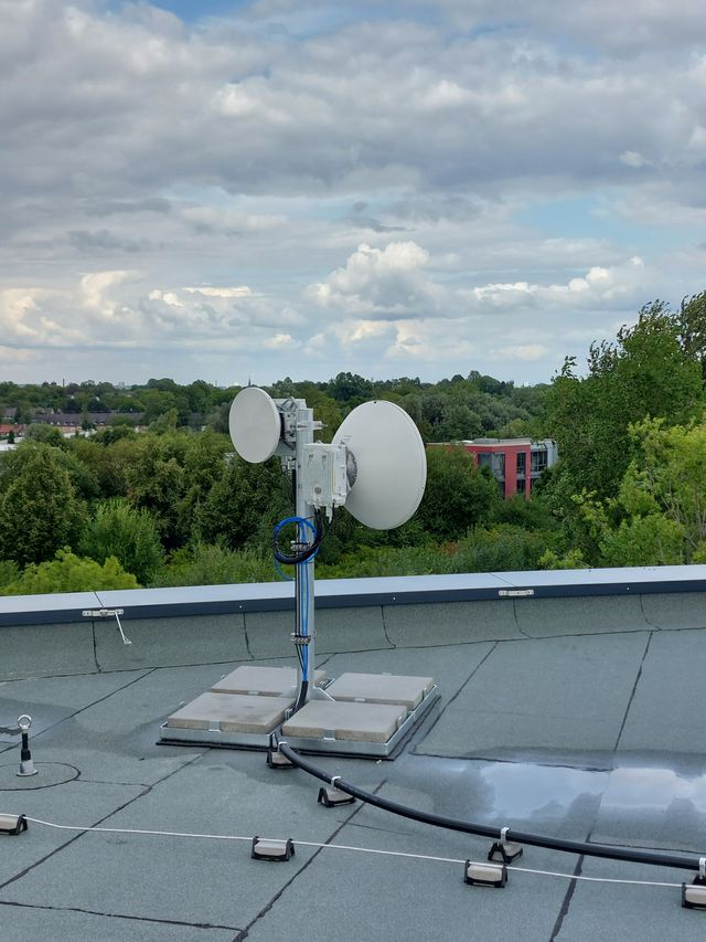 Richtfunk Full-Outdoor Unit Aviat WTM-4800 - Blickrichtung Dortmund Innenstadt