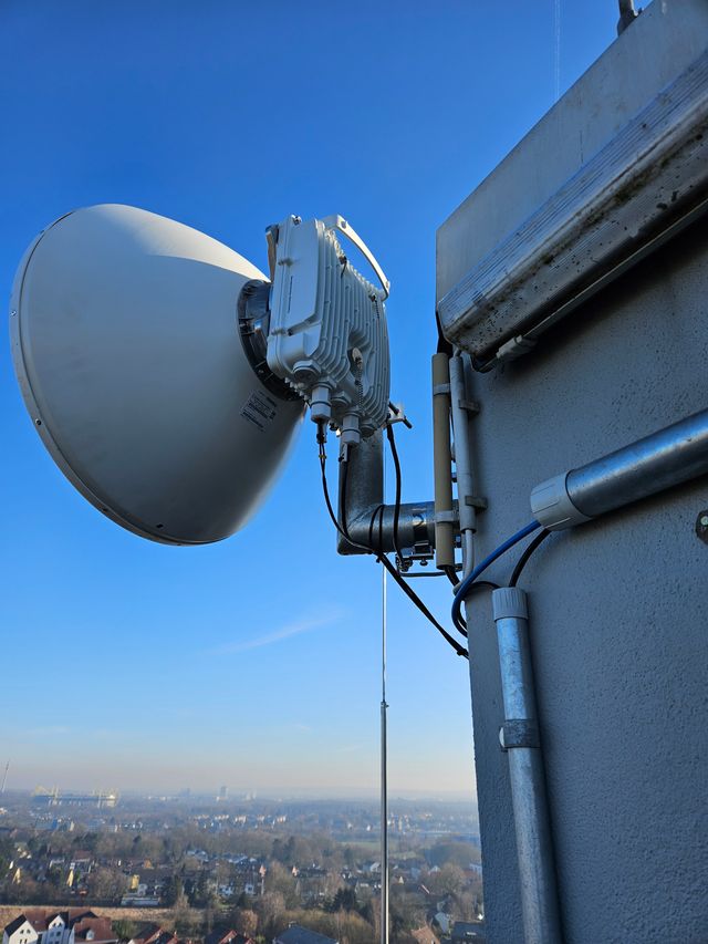 Richtfunk Full-Outdoor Unit Aviat WTM-4800 - Blickrichtung Außenstelle Dortmund