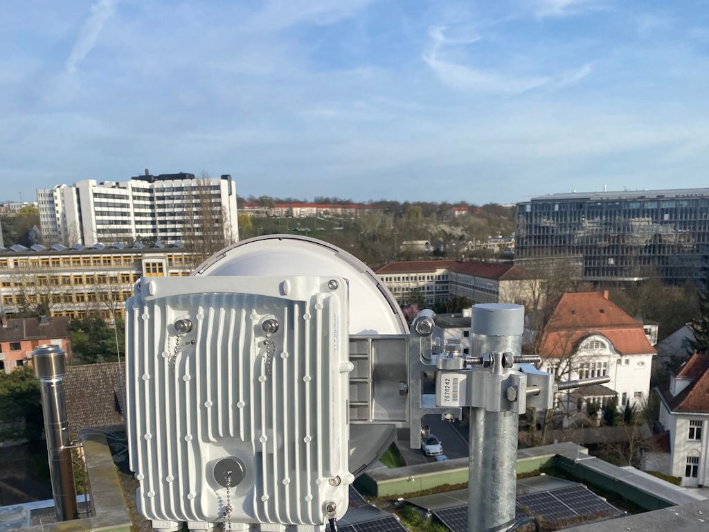 Professioneller Richtfunk für Unternehmen in Hessen: Zuverlässige Richtfunkanbindung für die High-Tech-, Chemie- und Universitätsstandorte Darmstadt, Wiesbaden und Gießen.